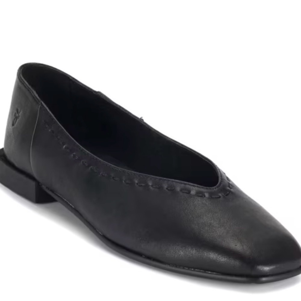 NWOT Frye flats size 7